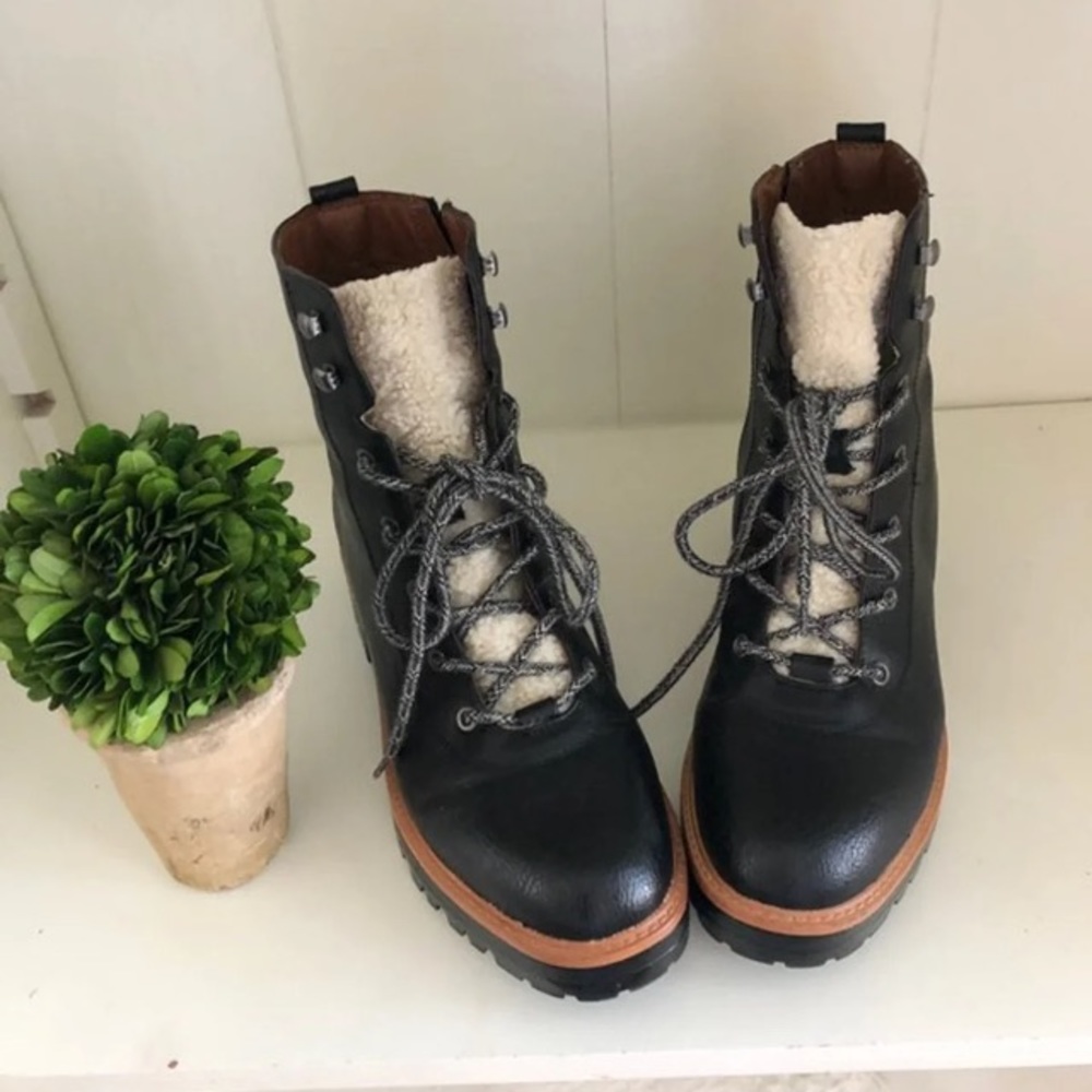 Black Lace Up Shearling Combat Boots Hiker Boots Sz 9.5